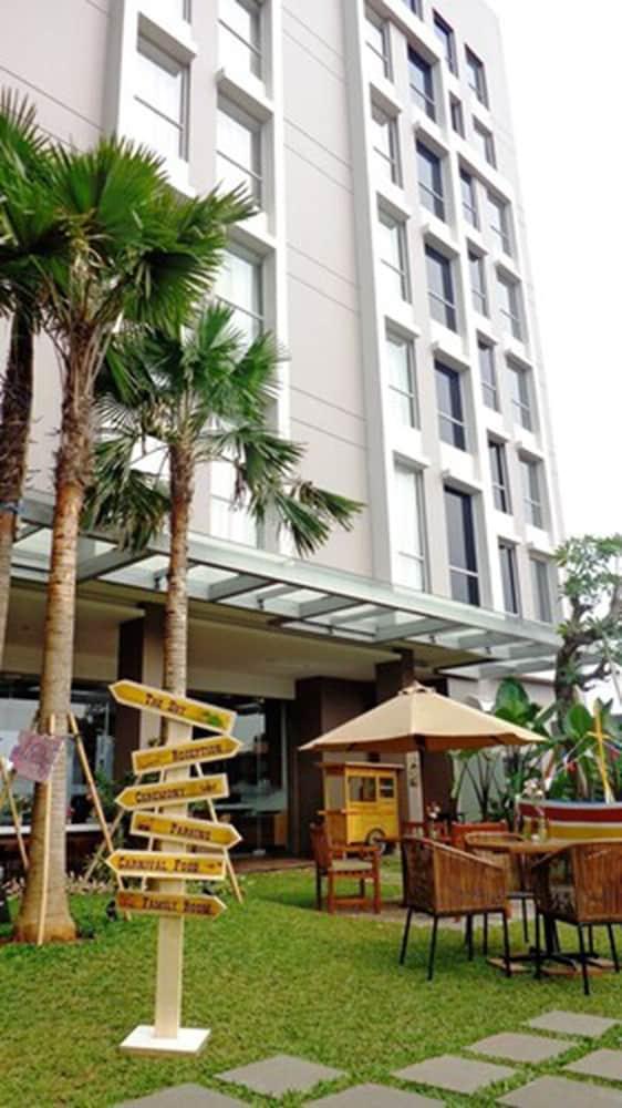 Soll Marina Hotel סרפונג מראה חיצוני תמונה