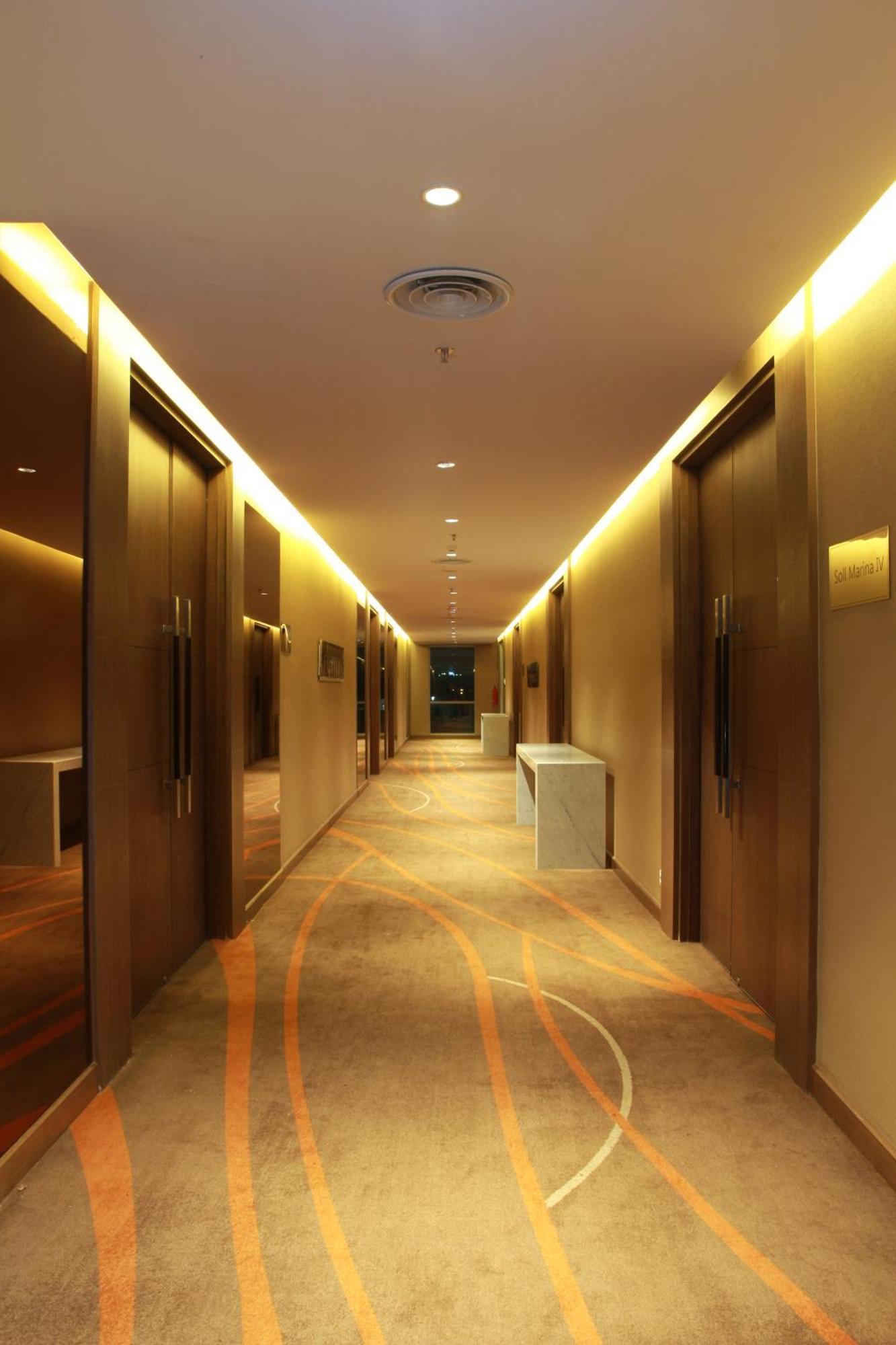 Soll Marina Hotel סרפונג מראה חיצוני תמונה